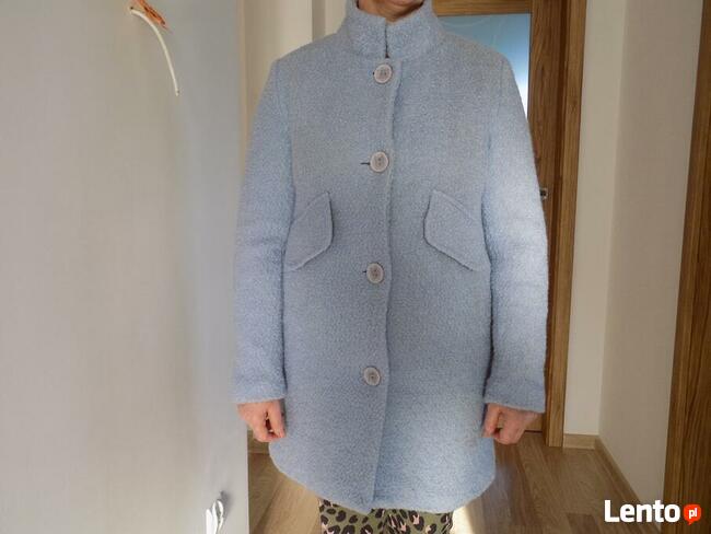 NIEBIESKI PŁASZCZYK
