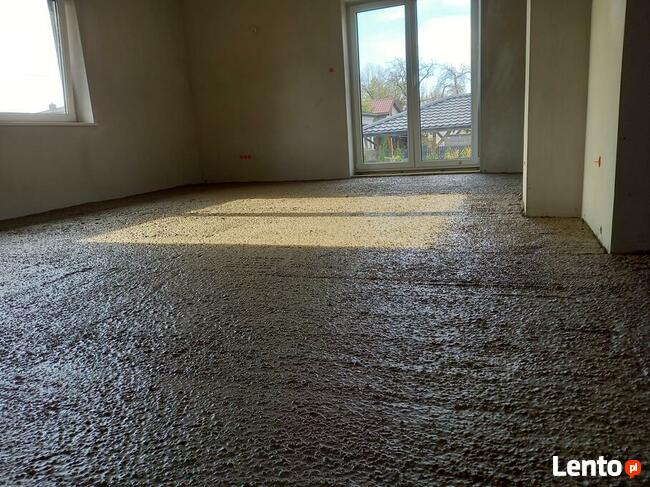 Płynny styropian, styrobeton, anhydryt Knauf na ogrzewanie.