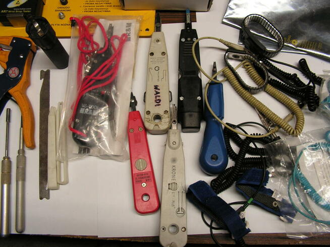 Telekomunikacujny osprzęt montera