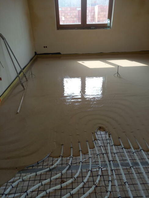 Wylewki, posadzki anhydrytowe.