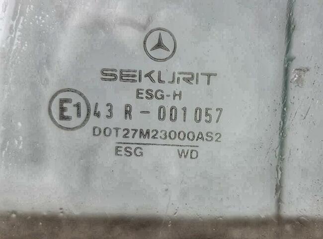 Szyba boczna Mercedes W124 sedan