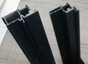 Drzwi ukryte z ościeżnicą do ciężkich skrzydeł – krótkie ter