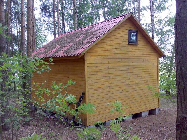 Działka leśna z domkiem + media - dobra lokata