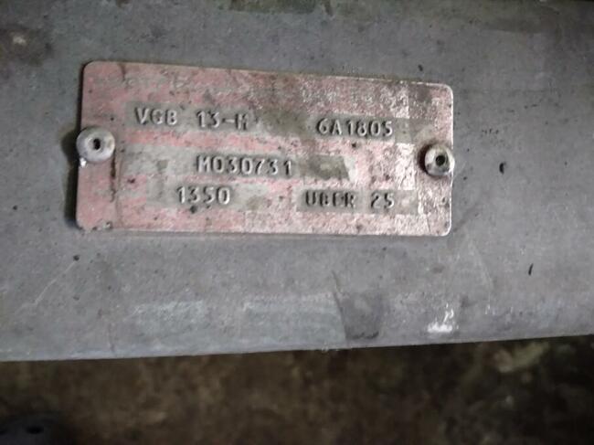 sprzedam oś hamowana do lawety oś masa całkowita 1400 kg sze