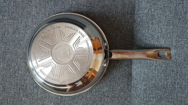 Sprzedam patelnię tefal 20 cm