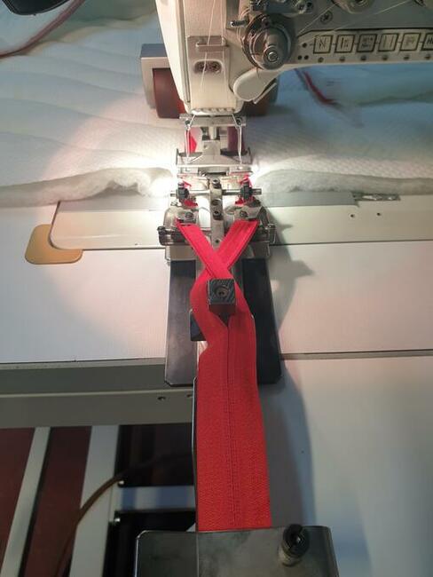 Automat wszywanie zamka w materacach Durkopp Adler 867-100