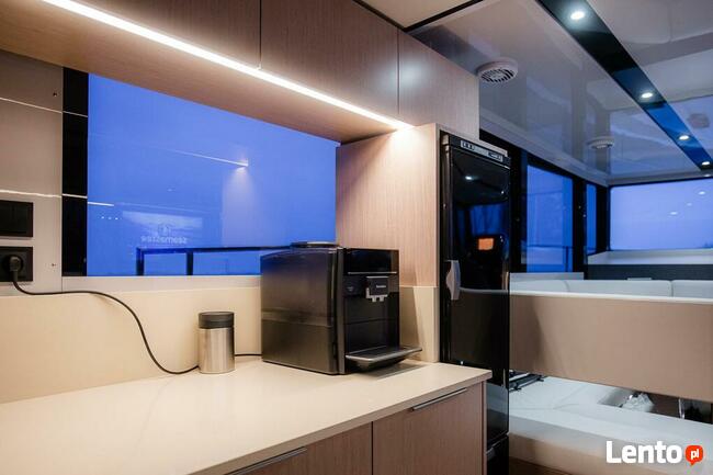 Czarter, wynajem łodzi motorowych bez uprawnień Mikołajki