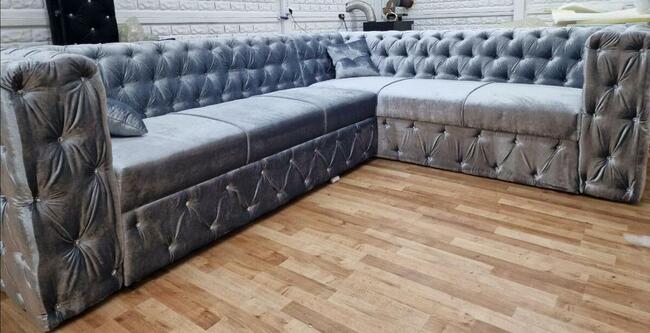 Chesterfield głęboko pikowany srebro kwadraciak