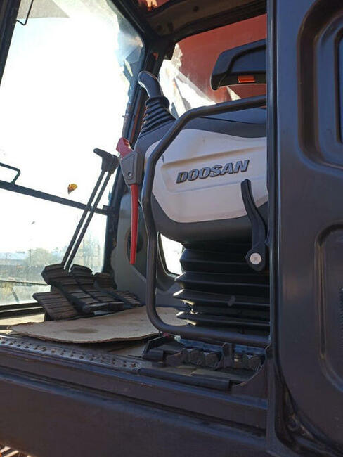 Koparko-ładowarka Doosan DX340LC-5