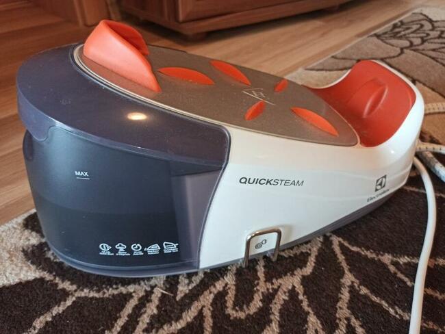 sprzedam sprawną stację pary, żelazko Electrolux EDBS3350