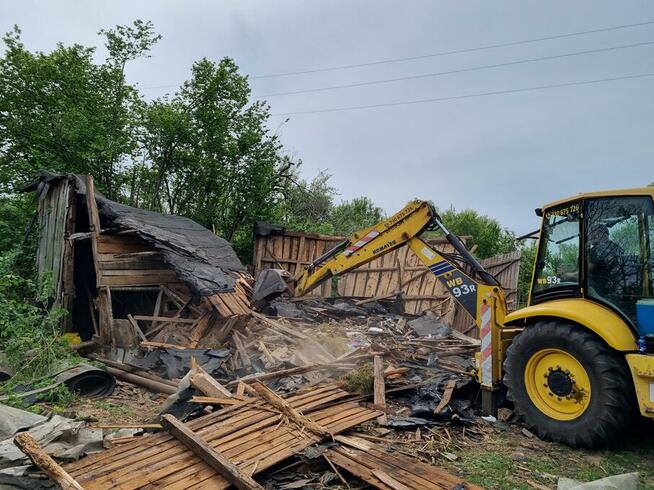 Wyburzenia, rozbiórki, usługi koparkami