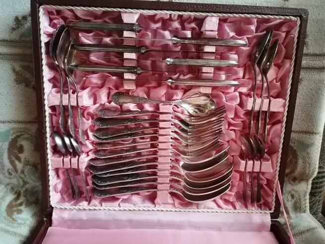 PLATERY W STLU ROMANSKIM