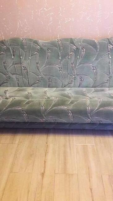 Poszukuję wersalki i 2 foteli w odcieniu zielonym.