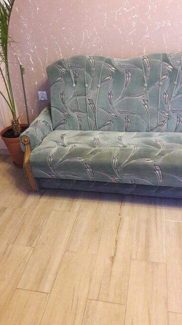 Poszukuję wersalki i 2 foteli w odcieniu zielonym.