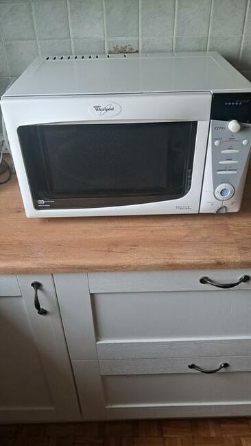 Kuchenka mikrofalowa z grilem