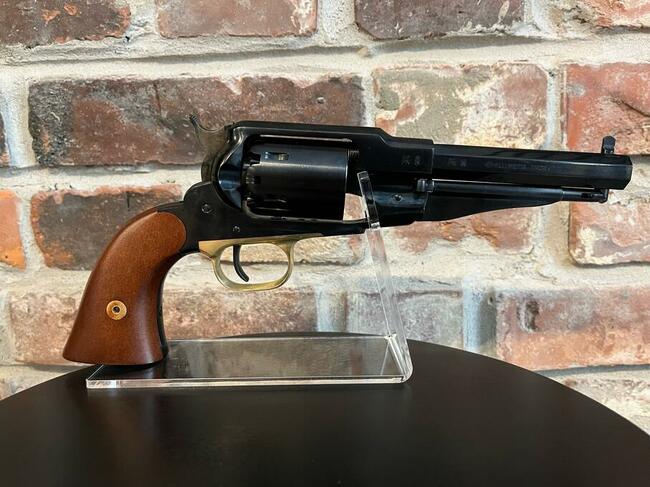 Rewolwer czarnoprochowy Remington 1858 5,5 RGASH44