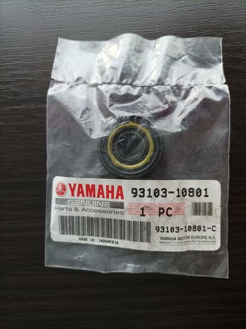 USZCZELNIACZ POMPY WODY YAMAHA Oil Seal Simmering