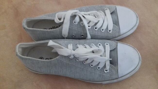 Buty – tenisówki biało-popielate „Atletico”, do sprzeda