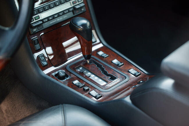 Mercedes SEC 600 v12