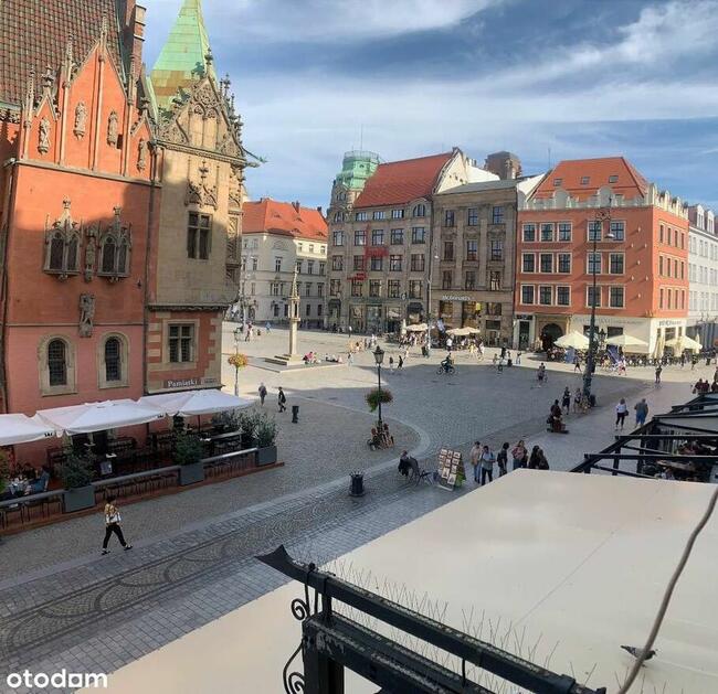 APARTAMENTMENT w kamienicy z widokiem na Ratusz
