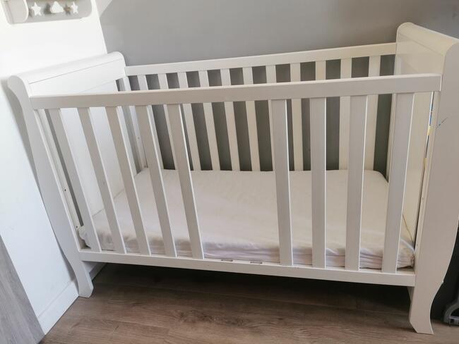 Sprzedam łóżeczko dla dziecka 0-3 lat