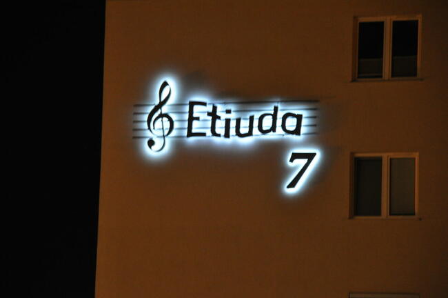 AMNI - producent reklam świetlnych