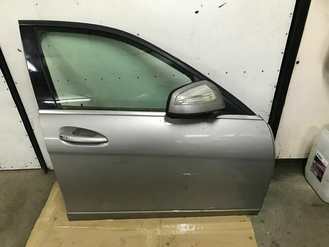 Drzwi Prawy tył I przód Mercedes W204 sedan kolor 723