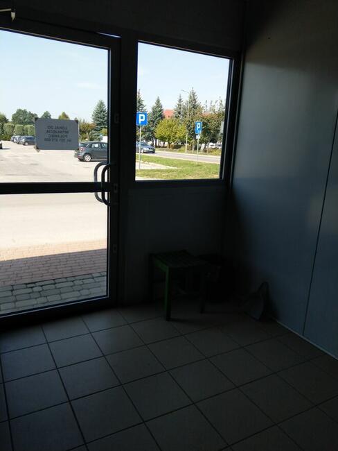 Wynajmę lokal na działalność handlowo-usługową