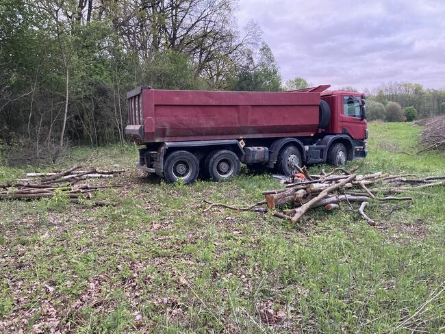 Koparka gąsienicowa o wadze 24 tony.
