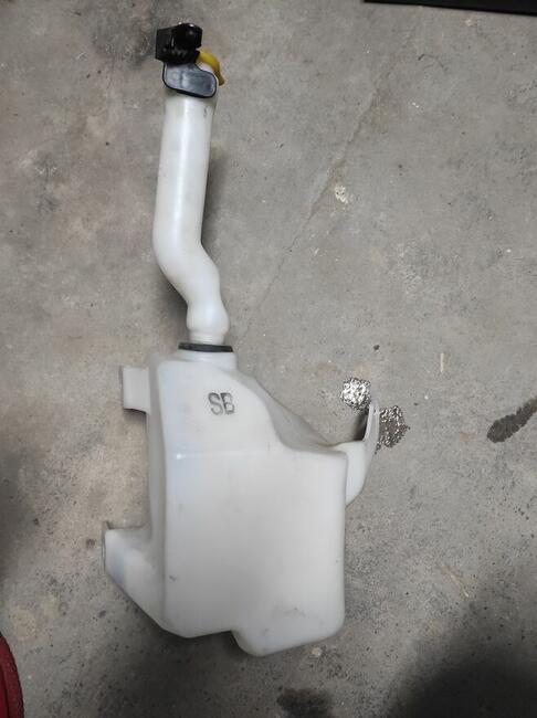 Zbiorniczek spryskiwaczy Vectra C