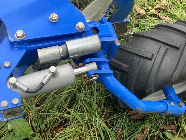 Pług 4 skiby obrotowy Overum Vario Flex CX