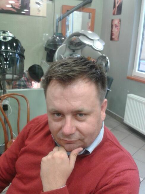 SAMOTNY 44-LATEK POZNA PANIĄ