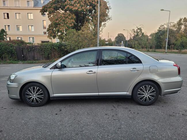 Toyota Avensis 1.8 benzyna super stan