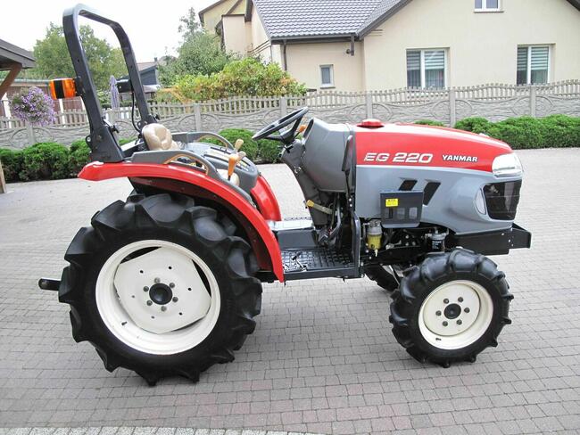 Mini Traktorek Yanmar EG220 4X4 22KM Wspomaganie Mała Kosiarka