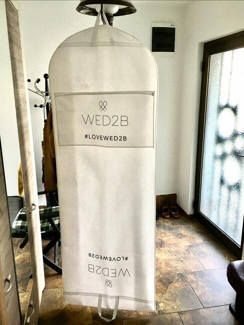 Nietuzinkowa suknia ślubna z fajnymi gadżetami