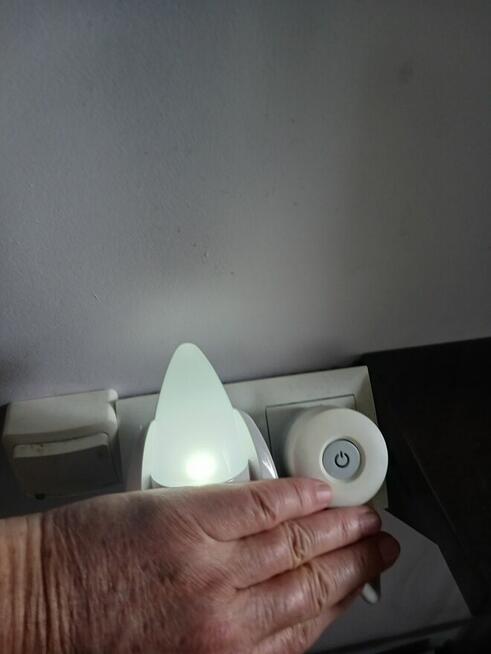 Lampka LED z czujnikiem zmierzchu wysyłka gratis!!!
