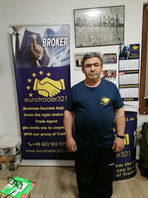 Eurotrader321 kadrowe biuro rekrutacyjne Pracownicy z Azji