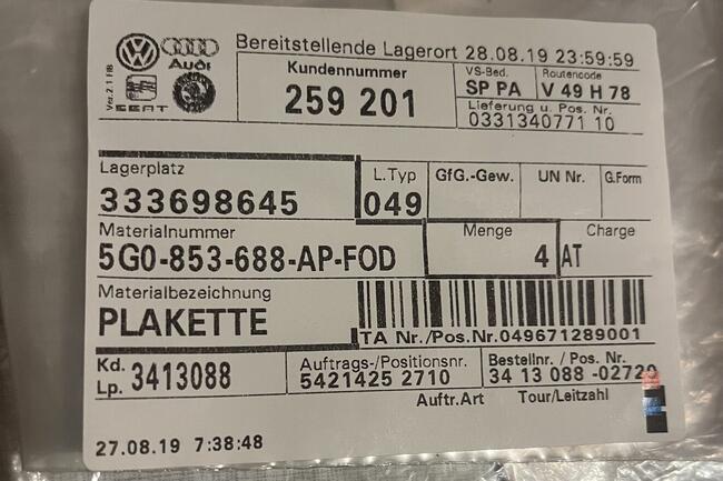 Znaczek R line VW Golf VII 5G0853688