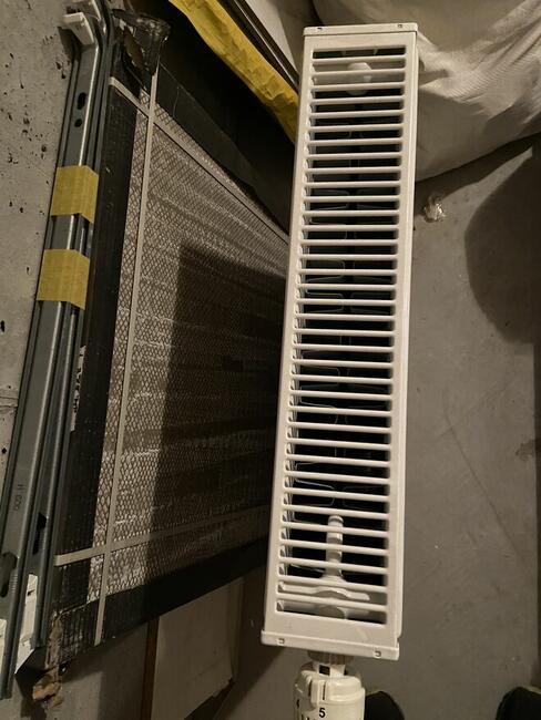 Nowy Grzejnik Purmo 500x600 z termostatem i uchwytami