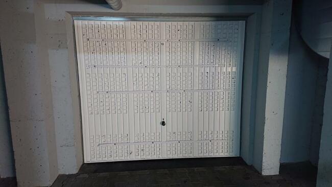 Duży garaż przy pl.Jana Pawła II