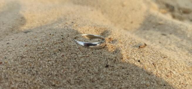 Wykrywacz metali usługi zgubiona obrączka