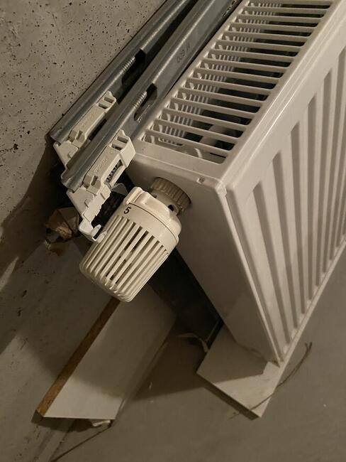 Nowy Grzejnik Purmo 500x600 z termostatem i uchwytami