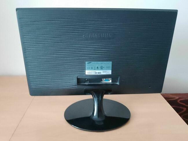 Monitor Samsung 22 (22 cale) jak nowy!