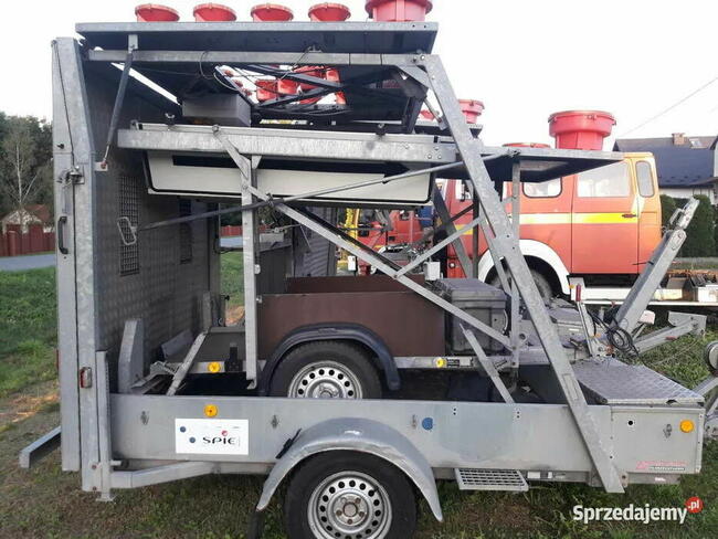 Przyczepa sygnalizacyjna ostrzegawcza autostradowa 2 sztuki