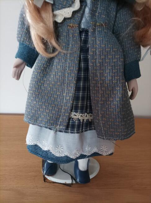 Lalka z porcelany