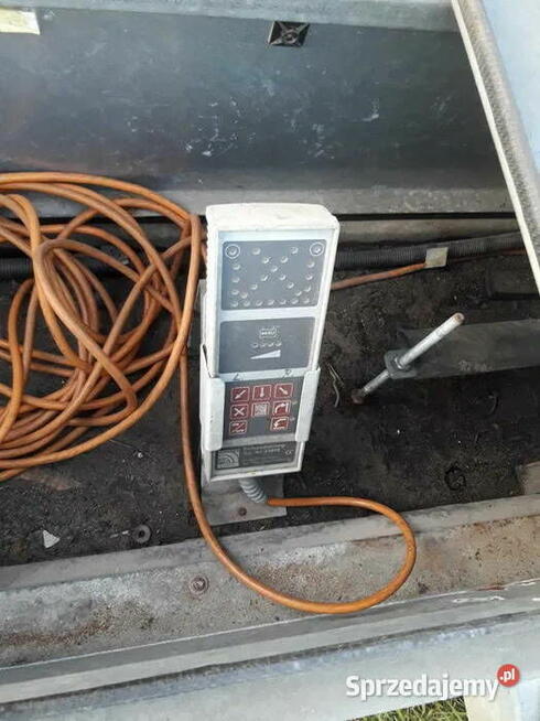 Przyczepa sygnalizacyjna ostrzegawcza autostradowa 2 sztuki