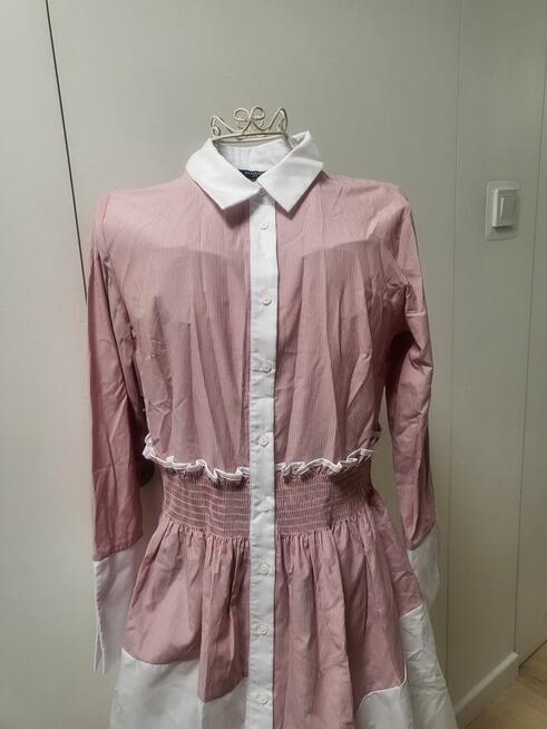 Oryginalna, asymetryczna sukienka w prążki, Reserved, rozm.