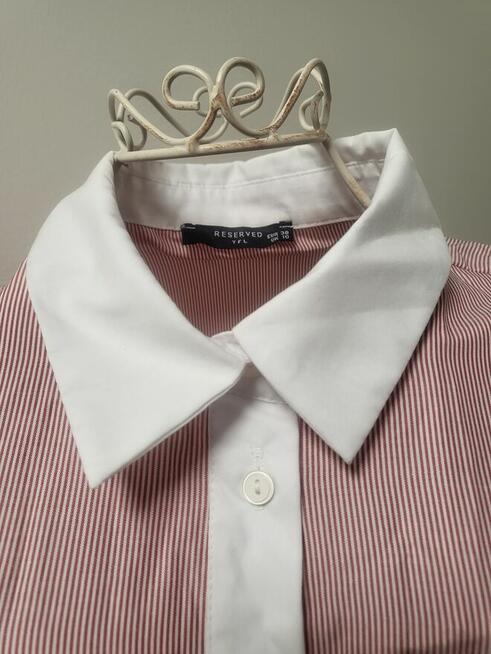 Oryginalna, asymetryczna sukienka w prążki, Reserved, rozm.