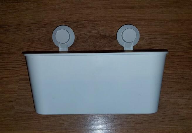 Kosz z 2 przyssawkami