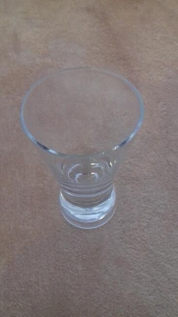 Kieliszki do trunków – komplet 8 szt., do sprzedania